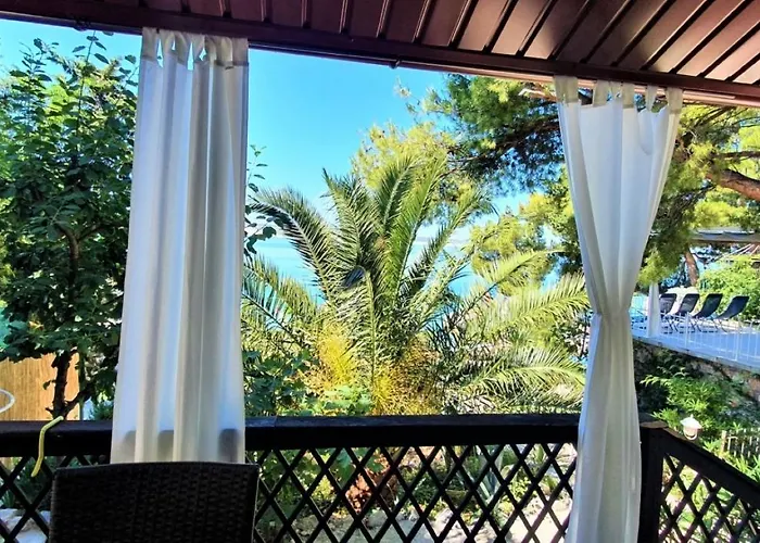 Holiday home House Helena Starigrad Paklenica