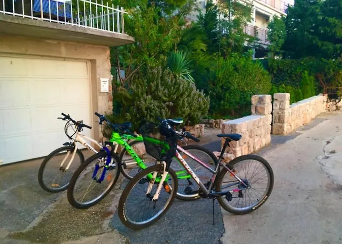 Holiday home House Helena Starigrad Paklenica